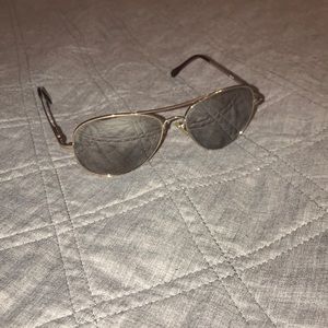 SILVER AVIATOR SUNGLASSES